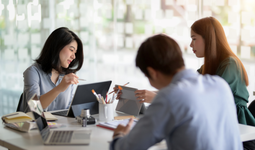 group of employees having a discussion together