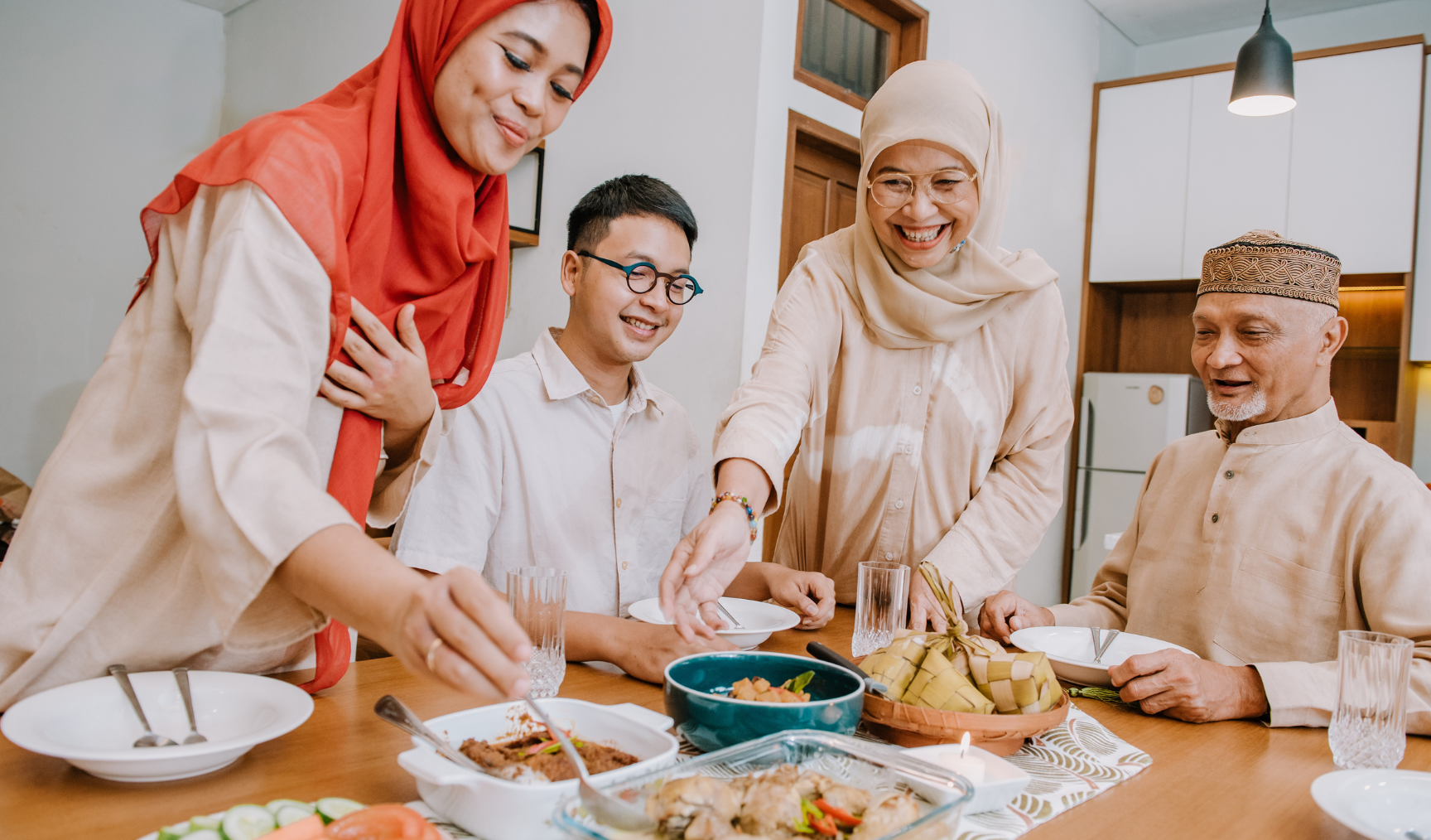 family celebrating hari raya haji together